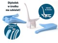 diplodok w środku ma szkielet.jpg