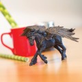 duży koń figurka konia ze skrzydłami safari ltd.jpg